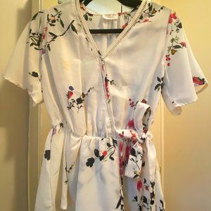 Vintage feel floral top with side tie